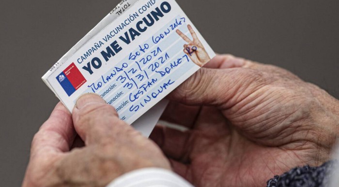Chile se convierte en el país que vacuna más rápido del mundo contra el coronavirus