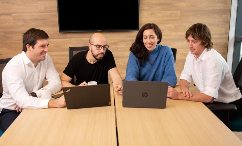 Desafío emprender: “Crear una empresa en Argentina es estar arriba de una montaña rusa pero dentro de una licuadora”