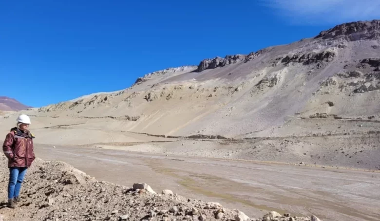 con una inversión de $400 millones, mejorarán 300 km de huellas mineras