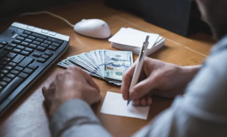 cómo hacer para ahorrar 3 millones de pesos por año, según un experto