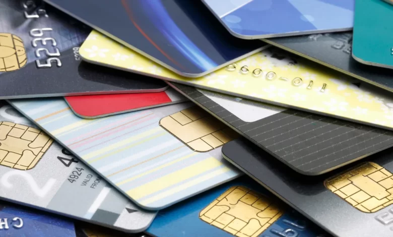 cuáles son las tarjetas de crédito, débito y cuentas bancarias que suspenderá arca en junio de 2025