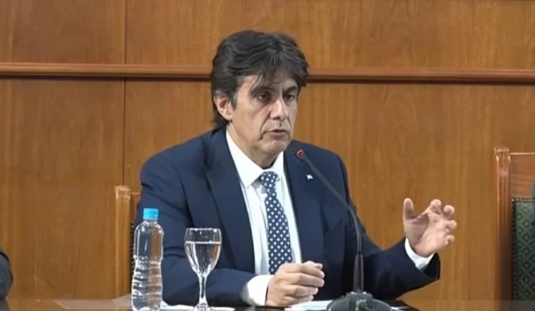 aseguran que el uso de dólares bajo el colchón ayudará al crecimiento de la economía en san juan