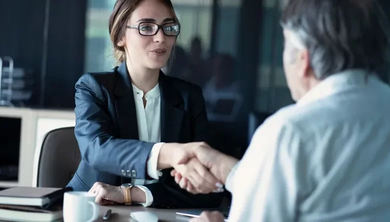 estos bancos buscan empleados en septiembre y ofrecen jugosos salarios cómo postular