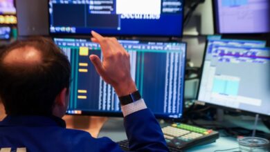 expectativa por la reunión de hoy entre milei y trump el dólar vuelve al nivel previo a las elecciones y el riesgo país baja a 1.000