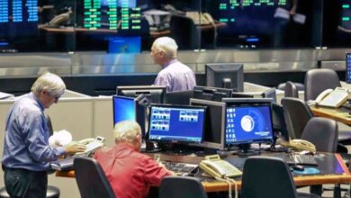 mercados vuelven a caer los bonos y el riesgo país alcanza los 1.224 puntos frente a un dólar cerca del techo de la banda