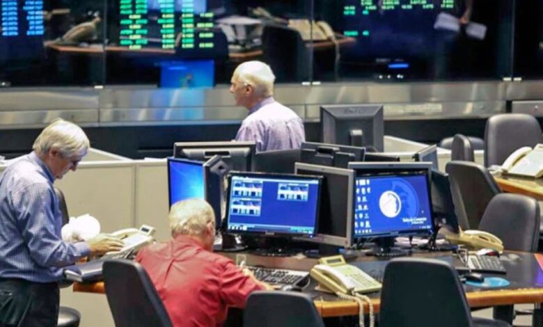 mercados vuelven a caer los bonos y el riesgo país alcanza los 1.224 puntos frente a un dólar cerca del techo de la banda