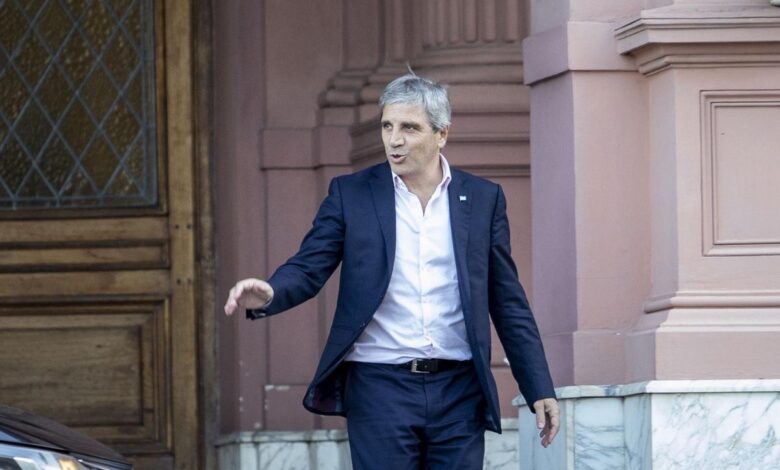 caputo anunció una nueva etapa de reformas económicas y descartó una devaluación