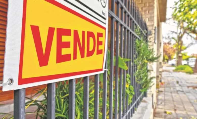 el impacto de la crisis petrolera éxodo de familias, miles de propiedades vacías y alquileres en picada