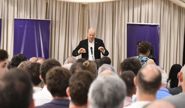 sturzenegger llegó a san juan para una charla y apoyar a los candidatos