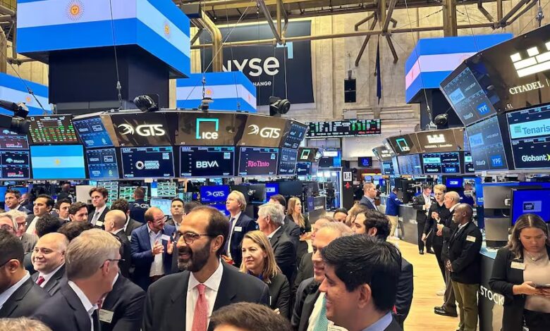 el riesgo país perfora la barrera de los 600 puntos básicos y vuelve a valores que no se veían desde enero