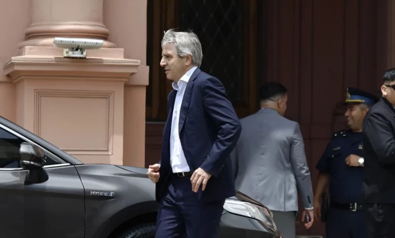 caputo apuró el pago del canon de las empresas, urgido de dólares para pagar el megavencimiento de enero