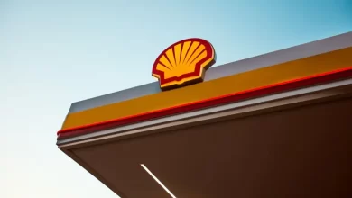 grupo suizo vinculado a manzano avanza en la compra de la red de estaciones de servicio shell en el país