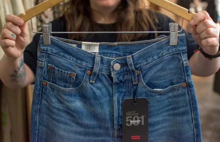 las razones que explica por qué la indumentaria importada en argentina cuesta más del doble