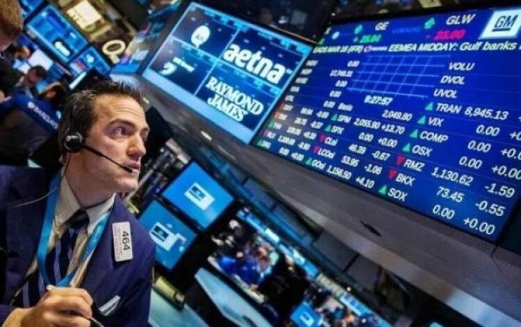 mercados las acciones y los bonos argentinos cayeron fuerte condicionados por wall street