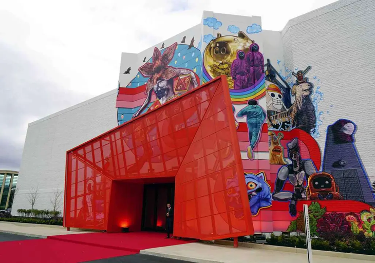 Entrada del parque temático Netflix House, en Philadelphia, Estados Unidos.