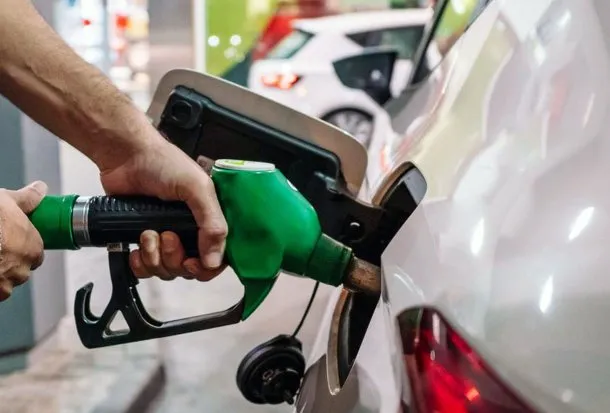 combustibles suben los impuestos y hay incertidumbre por el precio de la nafta en surtidores