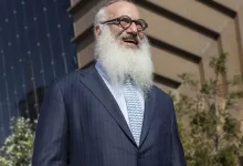 el magnate de los shoppings, con dos minas en san juan se suma a la pulseada por la línea de 500 kv