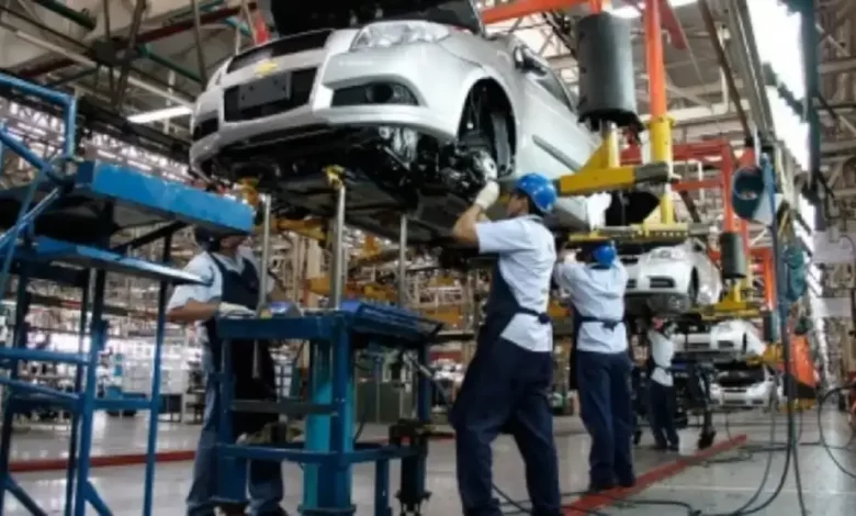 la actividad económica cayó 2,6% en febrero, según el indec