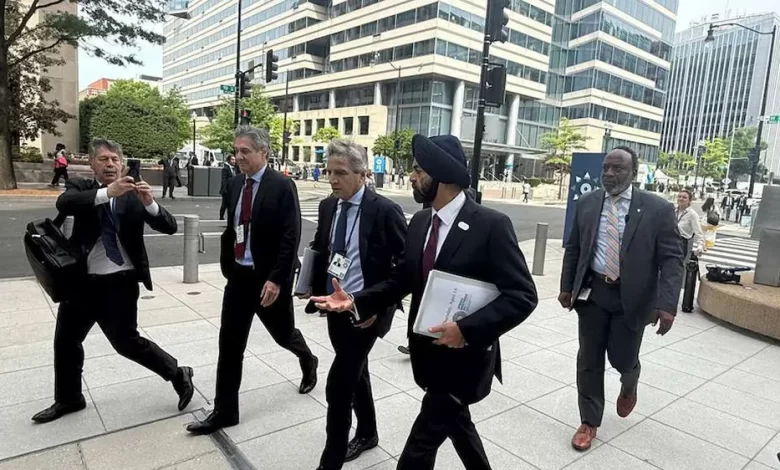 pagos de deuda el banco mundial confirmó que trabaja en una garantía de usd 2.000 millones para asistir a la argentina