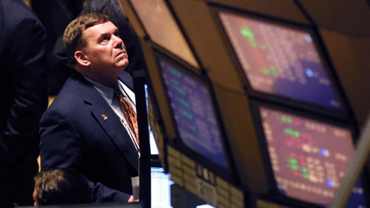 wall street el riesgo país cae mientras las acciones y bonos están en un sube y baja
