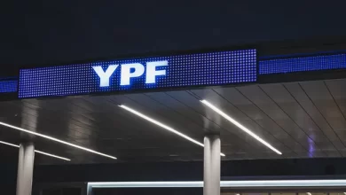 ypf continuará con el buffer sobre combustibles para evitar otro salto en las naftas