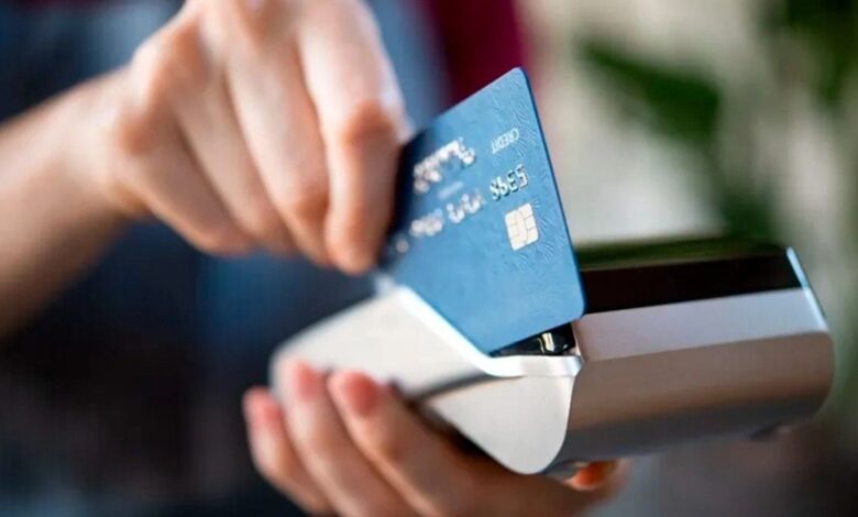 en el comercio de san juan, la mitad de las compras se realiza con crédito