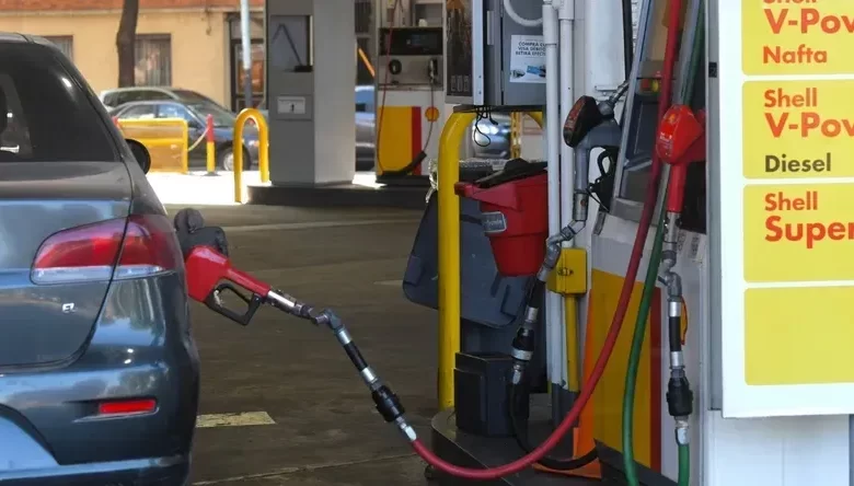 se confirmó la venta de 894 estaciones de servicio shell en el país cuántas hay en san juan y quién las compró