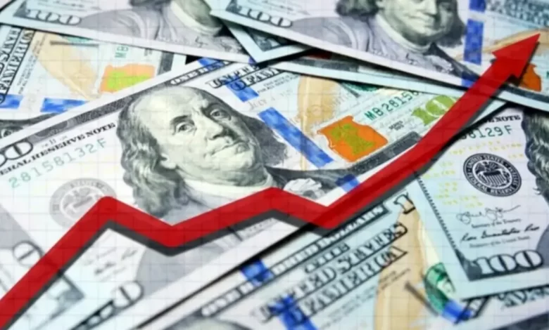 volvió a aumentar el dólar oficial y el riesgo país, debajo de los 500 puntos