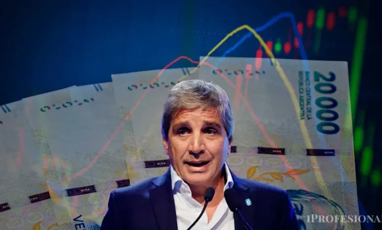 caputo se prepara para una nueva licitación y el mercado le pide que apague la aspiradora de pesos