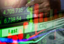 el riesgo país intenta alejarse de los 480 puntos básicos y las acciones rebotan levemente