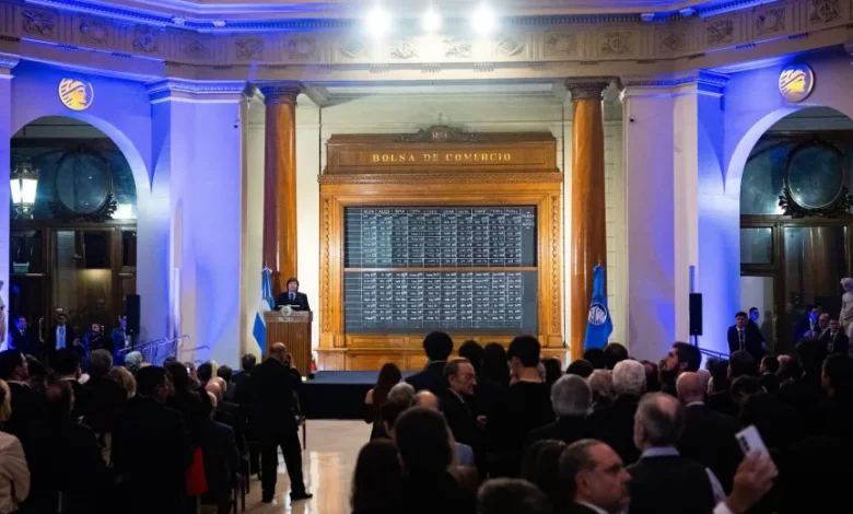 incertidumbre por las encuestas y dudas sobre el gobierno por qué volvieron a caer los bonos y el merval