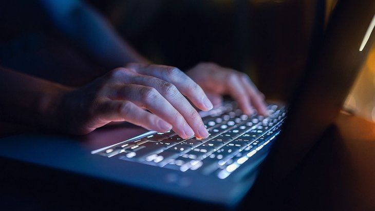 Las acciones de software incorporaron cerca de u$s1,5 billones, mientras que el sector de chips destruyó aproximadamente u$s2,6 billones de capitalización. Las acciones de software incorporaron cerca de u$s1,5 billones, mientras que el sector de chips destruyó aproximadamente u$s2,6 billones de capitalización.
