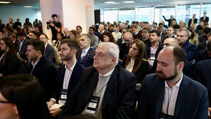 Entre las dificultares, se mencionó que una PyME puede tener una capacidad industrial técnicamente compatible con una demanda minera, pero no conocer quién compra, cuándo compra, qué certificación exige, cómo homologarse o qué volumen necesita. Entre las dificultares, se mencionó que una PyME puede tener una capacidad industrial técnicamente compatible con una demanda minera, pero no conocer quién compra, cuándo compra, qué certificación exige, cómo homologarse o qué volumen necesita.