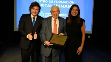 el gobierno fijó por decreto el salario mínimo y será de $437.000 en abril de 2027